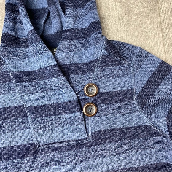 Warm cozy striped sweater medium - Picture 2 of 6